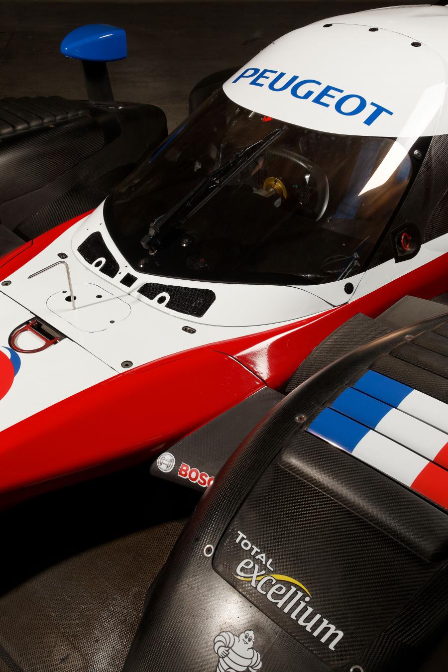  Peugeot 908 V12 HDi 2007 года  (фото 19 из 55)